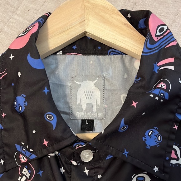 KINWAMONSTER ‘Galaxy’ Alien Print Unisex Button Up Shirt - Picture 6 of 12